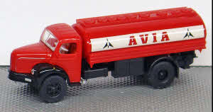 Berliet GLR 8 Tank-LKW Avia